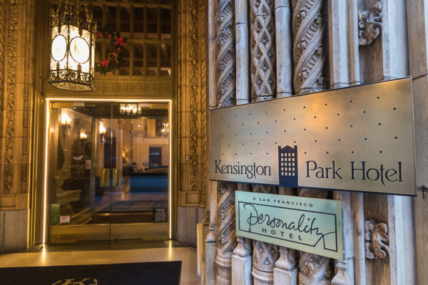 Kensington Park Hotel Entry
